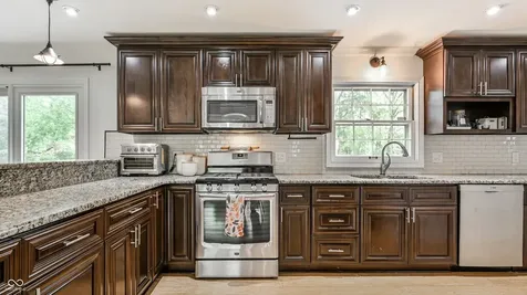 1014 W 77th Street South Drive Indianapolis IN 46260