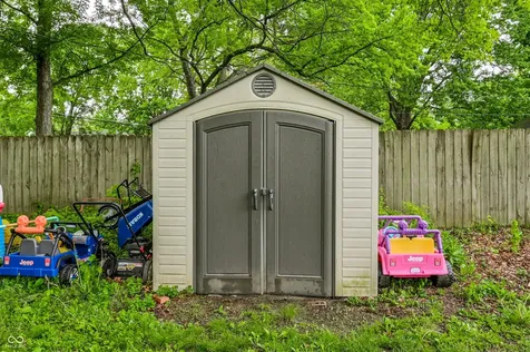1014 W 77th Street South Drive Indianapolis IN 46260
