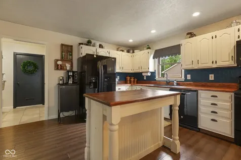 595 Lasher Drive Seymour IN 47274