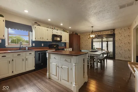 595 Lasher Drive Seymour IN 47274