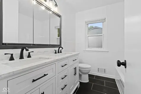 1532 Weslow Court Anderson IN 46011