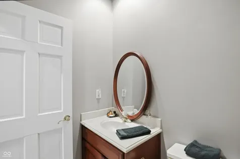 9238 Treasure Point Indianapolis IN 46236
