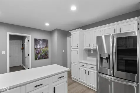 8103 Clearwater Parkway Indianapolis IN 46240