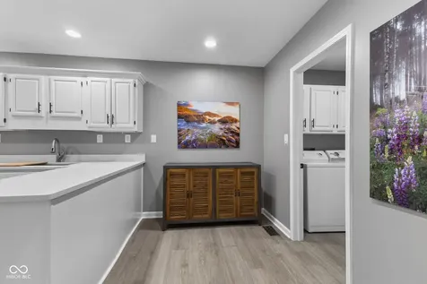8103 Clearwater Parkway Indianapolis IN 46240
