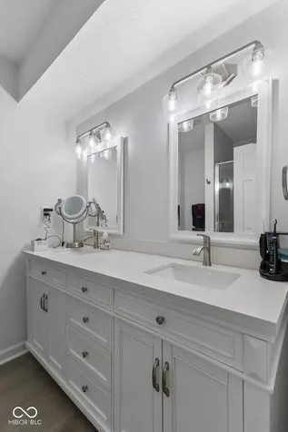 8103 Clearwater Parkway Indianapolis IN 46240