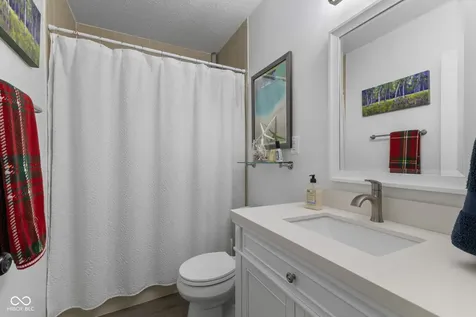 8103 Clearwater Parkway Indianapolis IN 46240