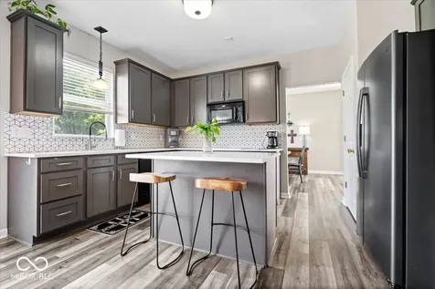 5830 W Glenview Drive Mccordsville IN 46055