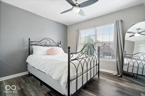 5830 W Glenview Drive Mccordsville IN 46055