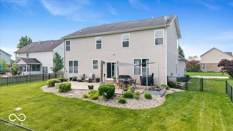 5830 W Glenview Drive Mccordsville IN 46055