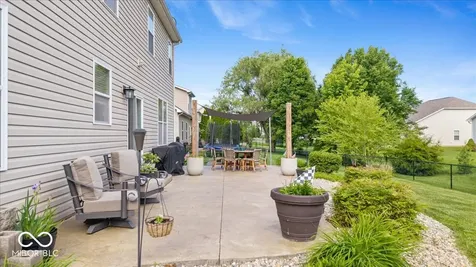 5830 W Glenview Drive Mccordsville IN 46055