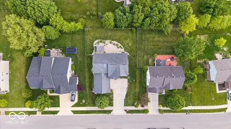 5830 W Glenview Drive Mccordsville IN 46055