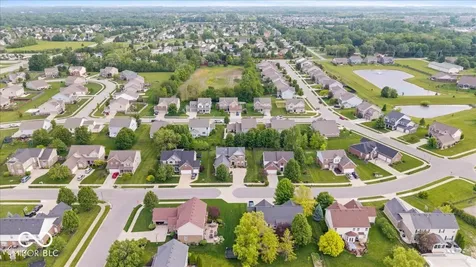 5830 W Glenview Drive Mccordsville IN 46055