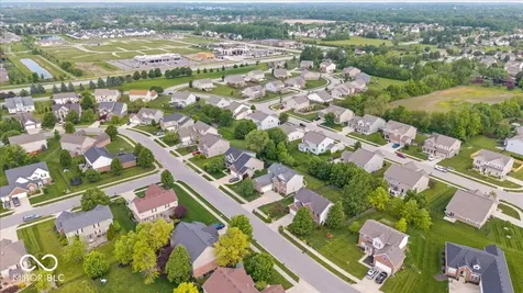 5830 W Glenview Drive Mccordsville IN 46055