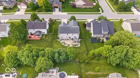 5830 W Glenview Drive Mccordsville IN 46055
