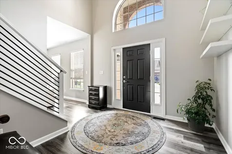 5830 W Glenview Drive Mccordsville IN 46055