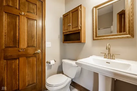 1404 N Claridge Way Carmel IN 46032