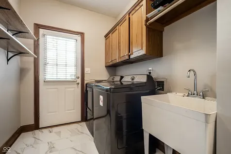 1404 N Claridge Way Carmel IN 46032