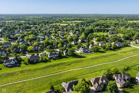 1404 N Claridge Way Carmel IN 46032