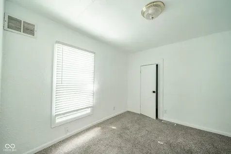 1433 W 5th Street Anderson IN 46016