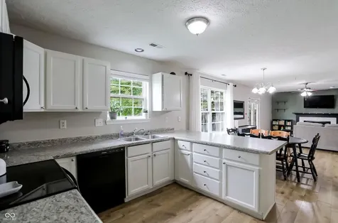 7826 Winding Creek Drive Indianapolis IN 46236
