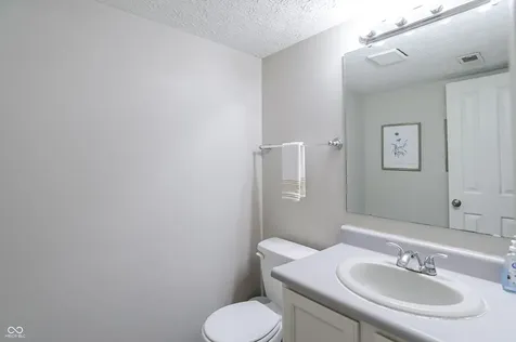 7826 Winding Creek Drive Indianapolis IN 46236