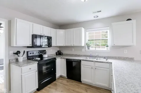 7826 Winding Creek Drive Indianapolis IN 46236