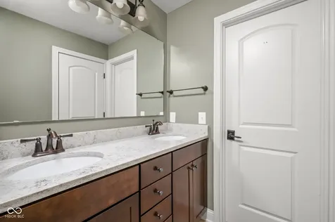 3807 Sugar Pine Lane Zionsville IN 46077