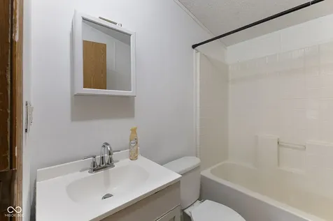 4687 Breckenridge Drive Columbus IN 47203