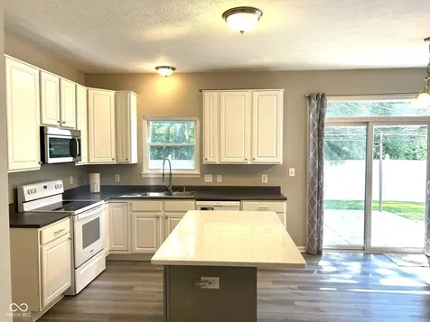 10058 Three Star Court Avon IN 46123
