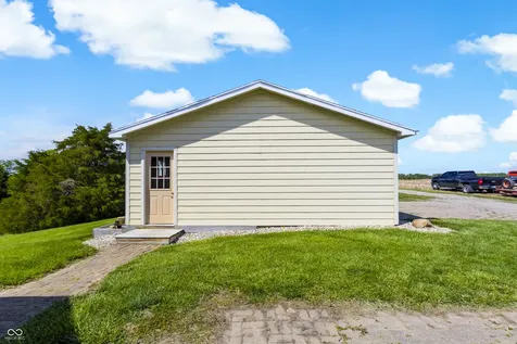 14905 E 300 S Elizabethtown IN 47232