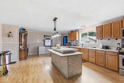 5420 E North Street Butlerville IN 47223