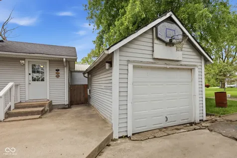 5420 E North Street Butlerville IN 47223