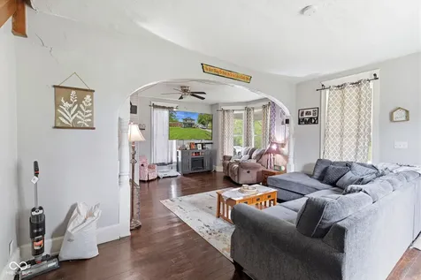 5420 E North Street Butlerville IN 47223