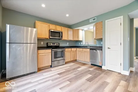 7656 Camberwood Drive Indianapolis IN 46268