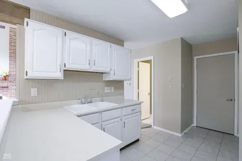 9457 Bridgewater Circle Indianapolis IN 46250