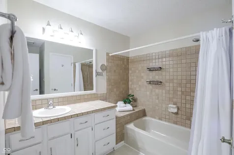 9457 Bridgewater Circle Indianapolis IN 46250