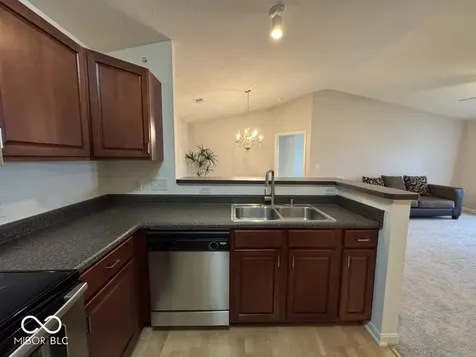 5019 Amber Creek Place Indianapolis IN 46237
