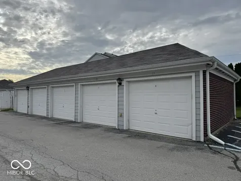 5019 Amber Creek Place Indianapolis IN 46237