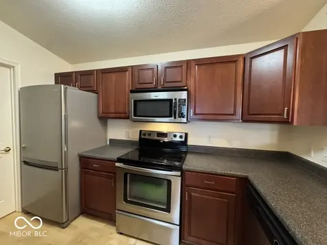 5019 Amber Creek Place Indianapolis IN 46237