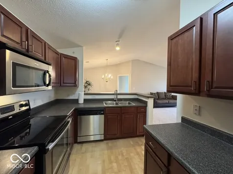 5019 Amber Creek Place Indianapolis IN 46237