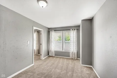 1216 King Maple Drive Greenfield IN 46140