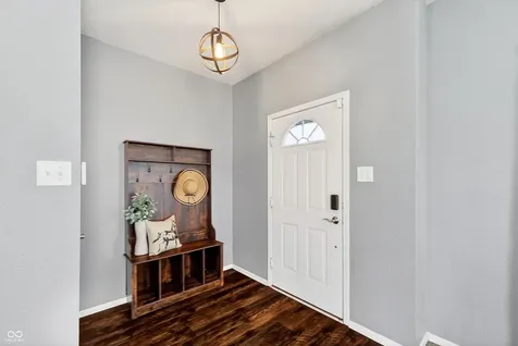 1216 King Maple Drive Greenfield IN 46140