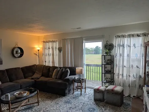 6407 Emerald Springs Drive Indianapolis IN 46221