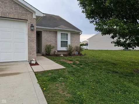 6407 Emerald Springs Drive Indianapolis IN 46221
