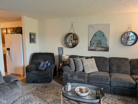6407 Emerald Springs Drive Indianapolis IN 46221