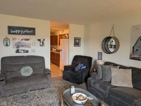 6407 Emerald Springs Drive Indianapolis IN 46221