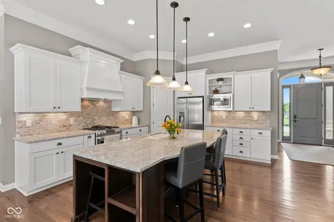 7806 Centerstone Court Indianapolis IN 46259
