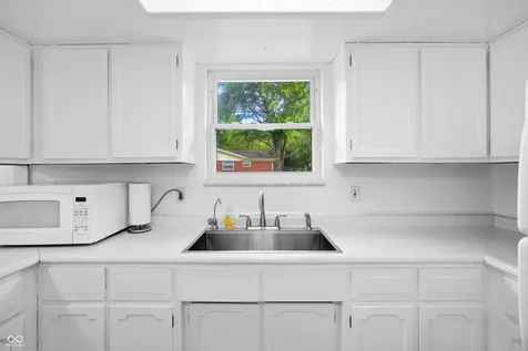 13705 E 200 S Columbus IN 47203