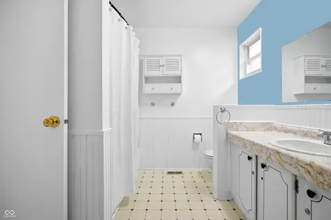 13705 E 200 S Columbus IN 47203