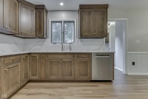 69 E Maple Drive Franklin IN 46131